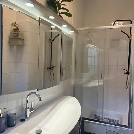 Zentrumsnahes Mit Terrasse Und Parkplatz Apartment *
