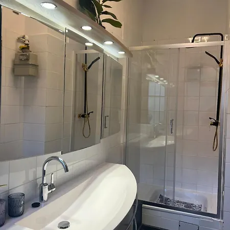 Apartment Zentrumsnahes Mit Terrasse Und Parkplatz *