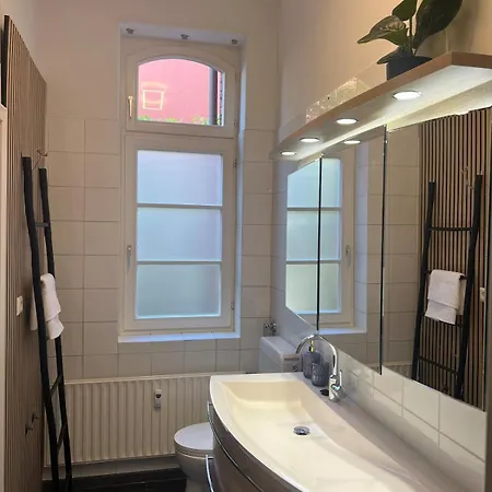 Apartment Zentrumsnahes Mit Terrasse Und Parkplatz