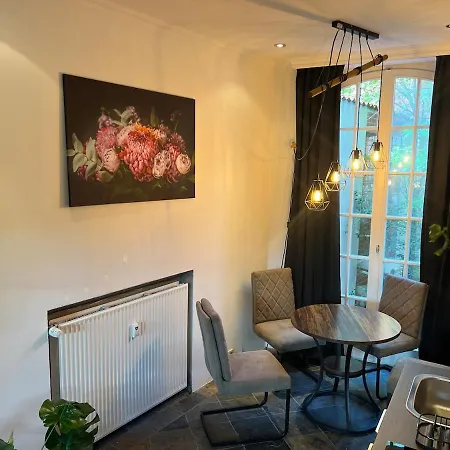 Zentrumsnahes Mit Terrasse Und Parkplatz Apartment Hannover