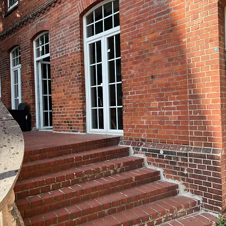 Zentrumsnahes Mit Terrasse Und Parkplatz Apartment