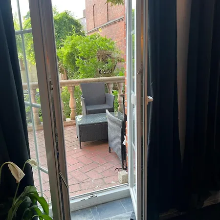 Apartment Zentrumsnahes Mit Terrasse Und Parkplatz