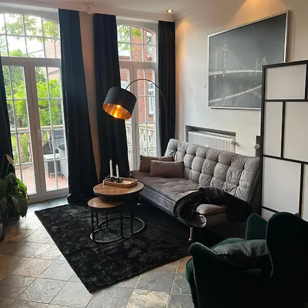 Zentrumsnahes Mit Terrasse Und Parkplatz Apartment *
