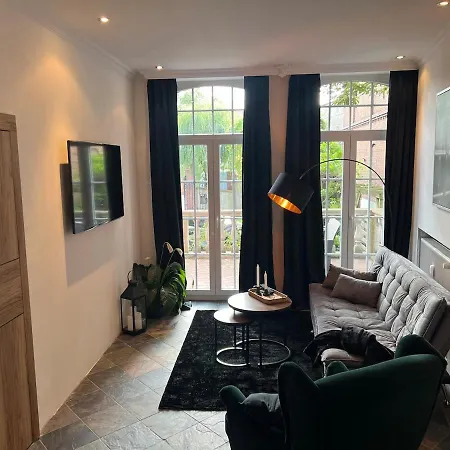 Apartment Zentrumsnahes Mit Terrasse Und Parkplatz